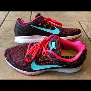 Nike Zoom Structure 18 Women's Athletic Sneakers